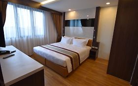 Golden Jomtien Beach Hotel